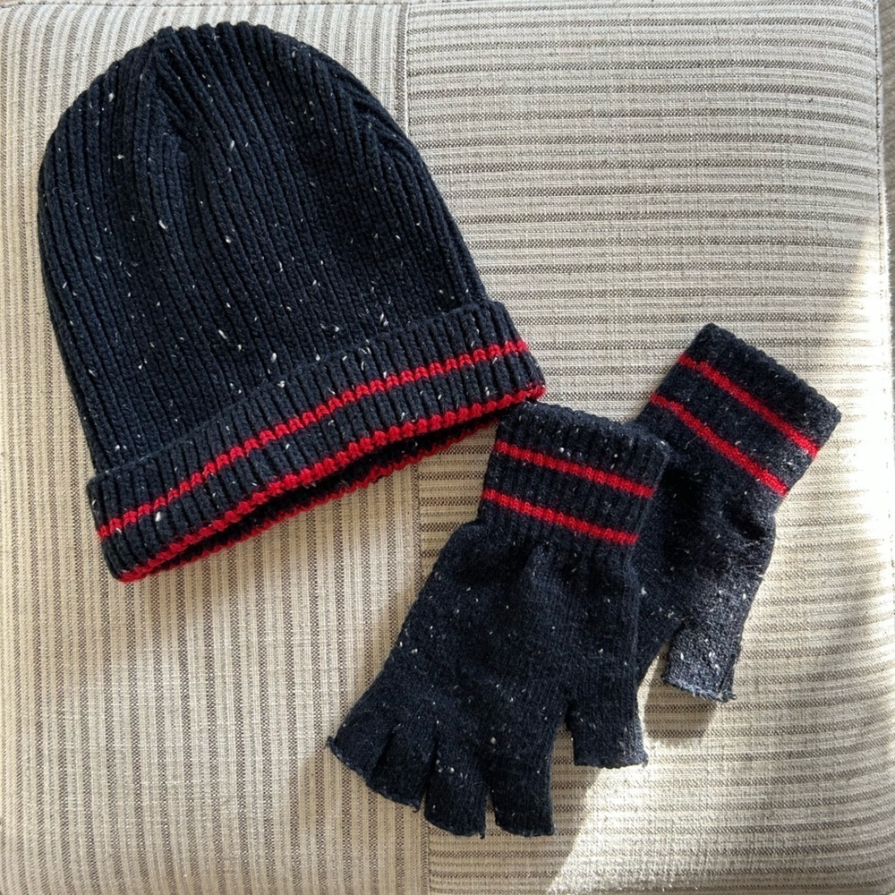 Navy Chunky Hat and fingerless glove set